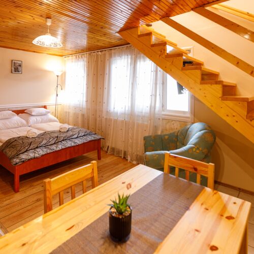 Apartament 4-osobowy na piętrze na poddaszu z 2 pomieszczeniami sypialnianymi