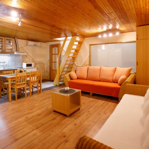 Apartament 4-osobowy na poddaszu z 2 pomieszczeniami sypialnianymi