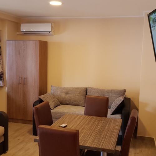 Apartament 4-osobowy na parterze z 2 pomieszczeniami sypialnianymi