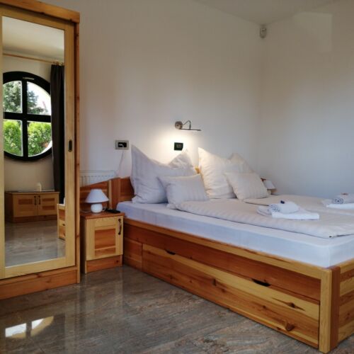 Apartman s vlastní kuchyní s manželskou postelí s 1 ložnicí v přízemí