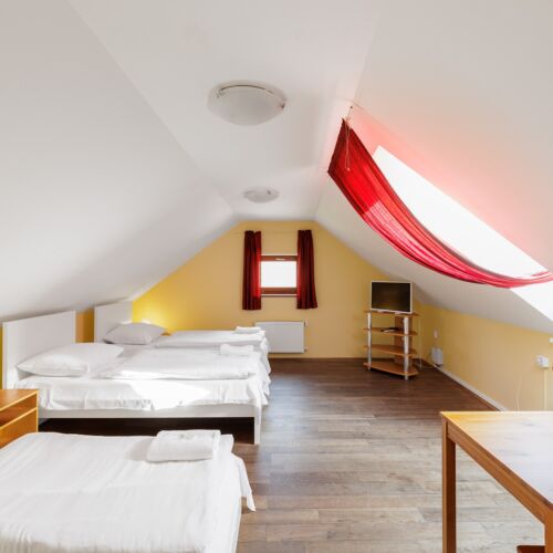 Economy Triple Room with Shared Bathroom