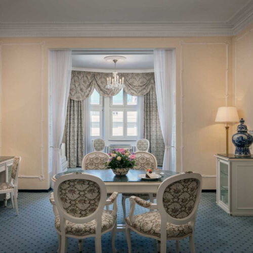 Apartament cu baie cu aer condiționat cu 1 camera pentru 4 pers.