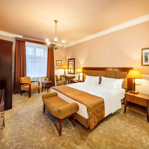 Pokoj s koupelnou  s manželskou postelí