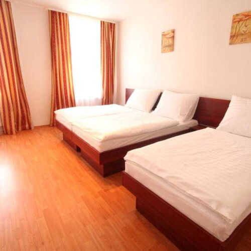 Pokoj se sprchou s vlastní kuchyňkou pro 3 os.