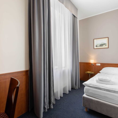 Air Conditioned Single Room