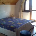 Emeleti tetőtéri 6 fős apartman 3 hálótérrel