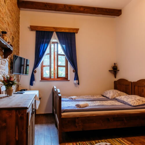 Camera dubla exclusive la parter