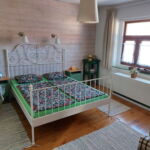 Mountain View Romantic Farmhouse for 5 Persons
