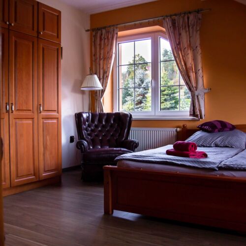 Twin Room with Shower (extra bed available)