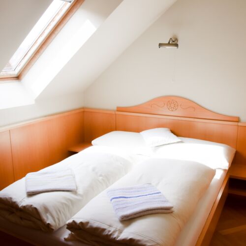 Camera twin la etaj la parter