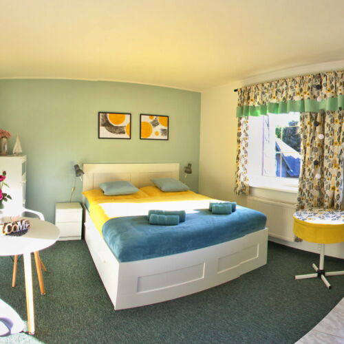 Twin Pokoj se sprchou pro 2 os. (s možností přistýlky)