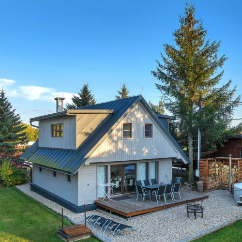 Casă de vacanță cu duș cu chicinetă proprie pentru 10 pers. (se inchirieaza doar integral)