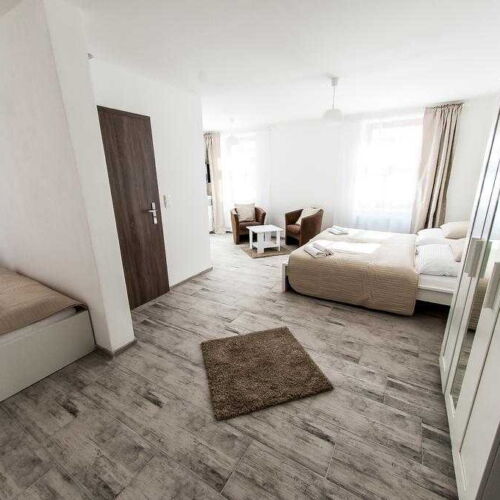 Pokoj se sprchou  pro 4 os.