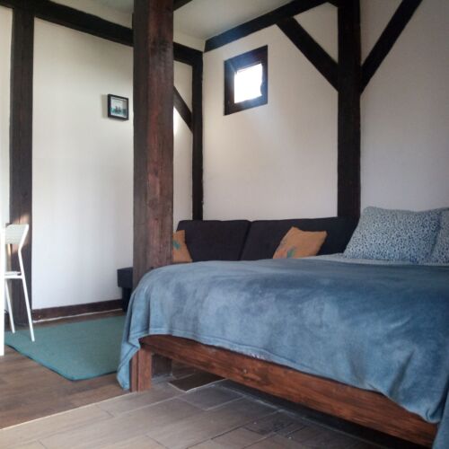 Casă de vară la parter întreaga unitate pentru 2 pers. (se inchirieaza doar integral) (se poate solicita pat suplimentar)