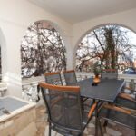 Apartman s klimatizací s terasou pro 6 os. se 2 ložnicemi A-16341-a