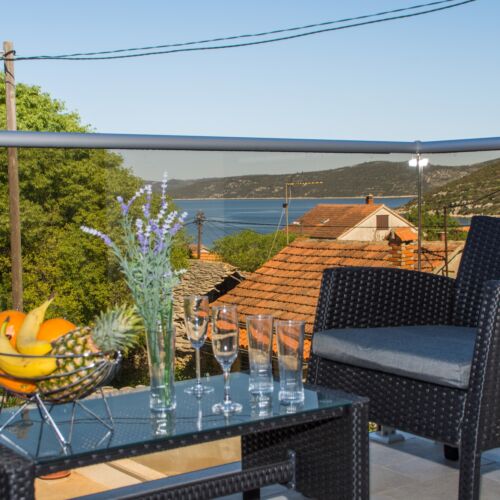 Sea View 1-Room Air Conditioned Apartment for 4 Persons A-16377-c