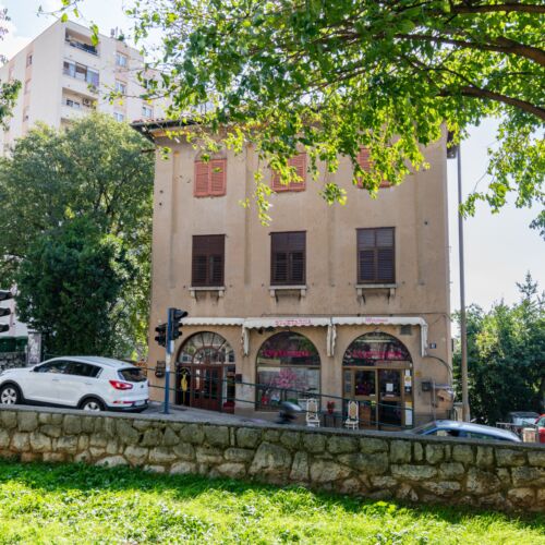 2-Room Air Conditioned Apartment for 3 Persons A-16455-a