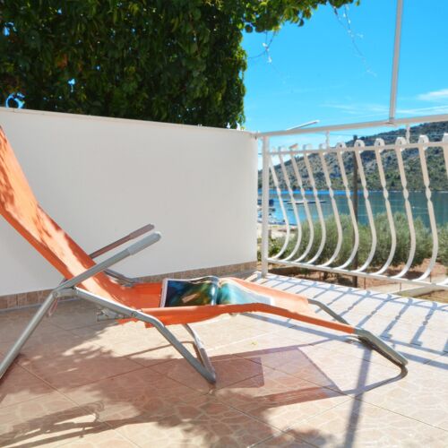 Sea View 2-Room Air Conditioned Apartment for 5 Persons A-16485-c