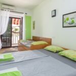 Tengerre néző légkondicionált 3 fős apartman 1 hálótérrel A-16739-a