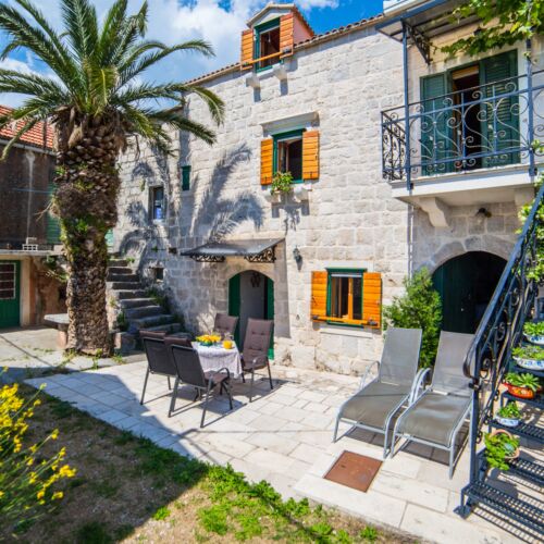 Apartament cu aer condiționat cu vedere spre mare cu 2 camere pentru 5 pers. K-16835