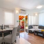 Apartmanok Parkolóhellyel Supetar, Brac - 16923 Supetar