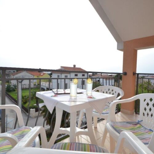 Apartament 4-osobowy z klimatyzacją z widokiem na morze z 1 pomieszczeniem sypialnianym A-17027-b