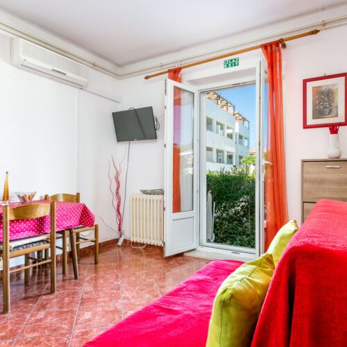 Apartament 3-osobowy z klimatyzacją z tarasem z 1 pomieszczeniem sypialnianym A-17227-a