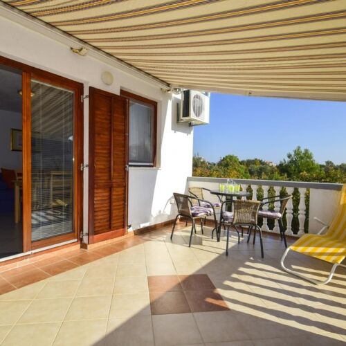 Apartament 4-osobowy z klimatyzacją z tarasem z 1 pomieszczeniem sypialnianym A-17392-a