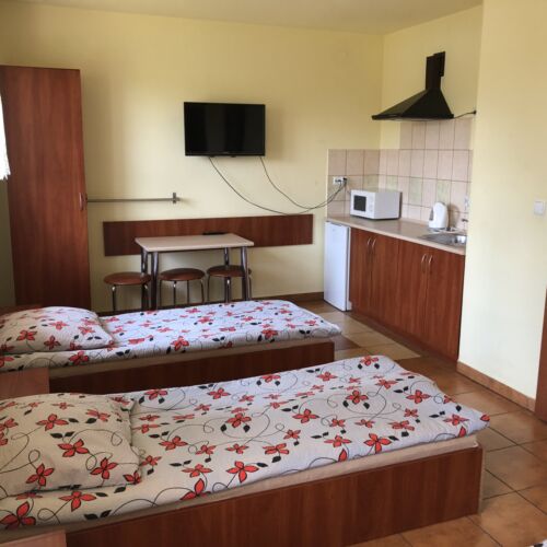 Pokój 4-osobowy z łazienką z aneksem kuchennym