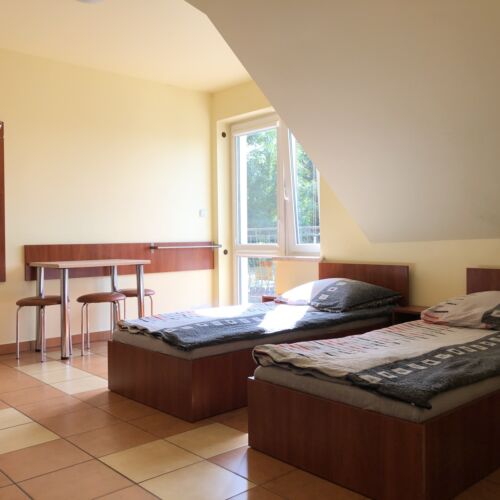 Pokój 3-osobowy z łazienką z aneksem kuchennym