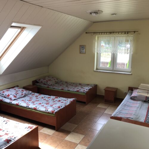 Pokój 4-osobowy ze wspólną łazienką ze wspólnym aneksem kuchennym