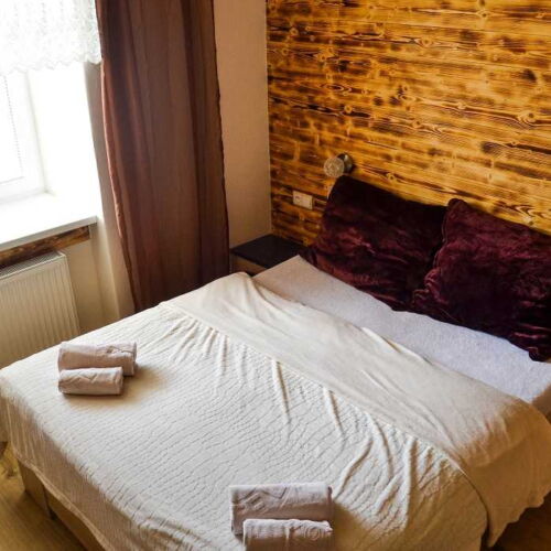 Twin Room with Shower (extra beds available)