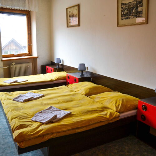 5 Person Room with Shower