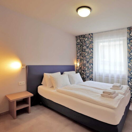 Economy  Pokoj s manželskou postelí