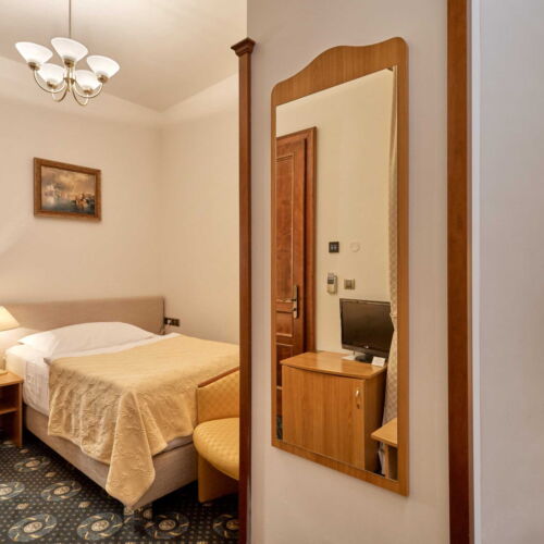 Camera single economy cu duș