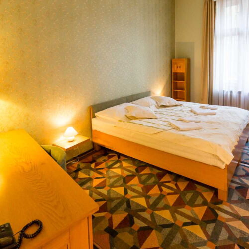 Pokoj se sprchou s klimatizací pro 2 os. (s možností přistýlky)