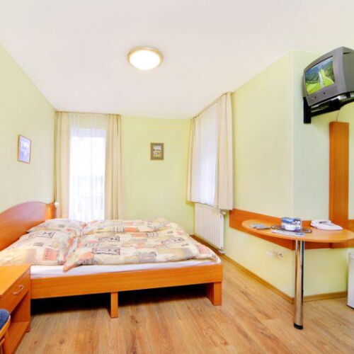Apartman se sprchou s vlastní kuchyňkou pro 4 os. se 2 ložnicemi