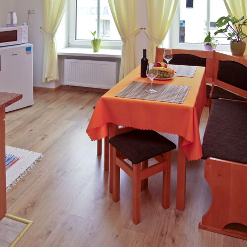 Apartman se sprchou s privátní koupelnou mimo apartmán pro 3 os. (s možností přistýlky)