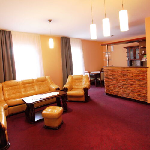 Izba s vlastnou kuchynkou s balkónom pre 3 os. (s možnosťou prístelky)