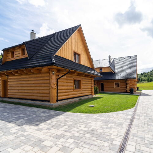 Chata (v celku) so sprchou s vlastnou kuchynkou pre 6 os. (s možnosťou prístelky)