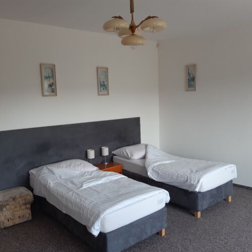 Pokoj s balkónem se sprchou pro 4 os. (s možností přistýlky)