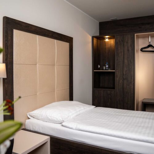 Camera single deluxe cu duș