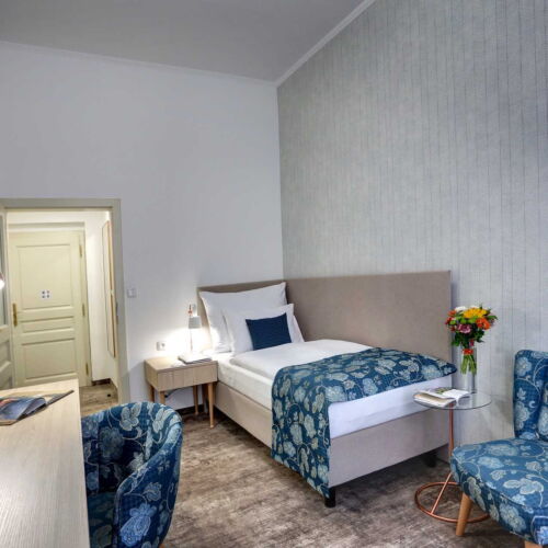 Camera single confort cu duș