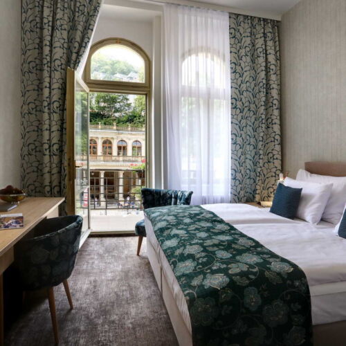 Camera twin confort cu duș (se poate solicita pat suplimentar)