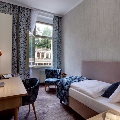 Camera single confort cu duș