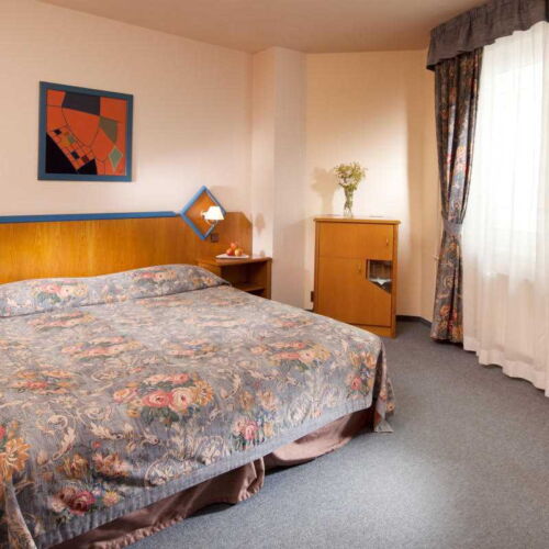 Camera dubla cu duș