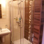 Camera tripla cu duș