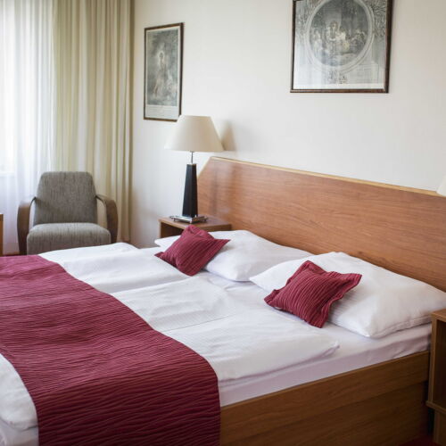 Air Conditioned Apartment for 2 Persons (extra beds available)