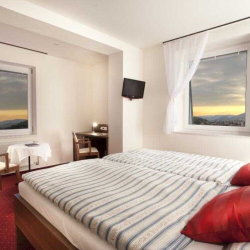 Pokój 4-osobowy z prysznicem z aneksem kuchennym