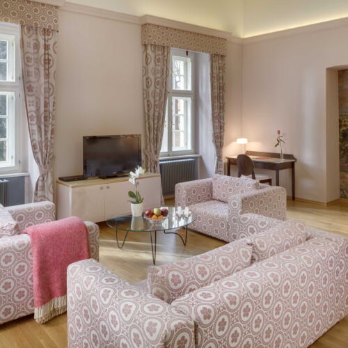 Lux  Pokoj s manželskou postelí (s možností přistýlky)